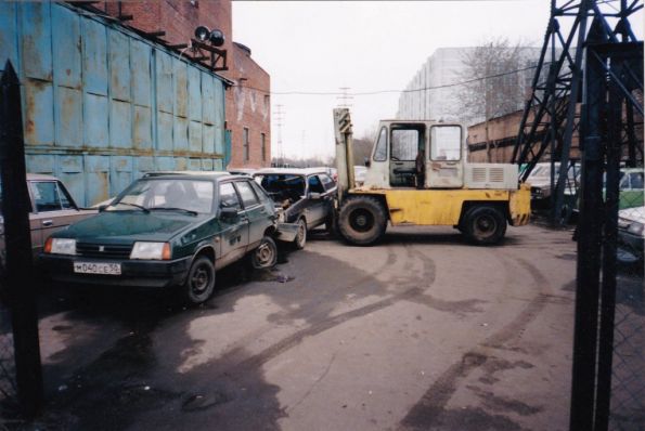 Стоянка рядом с Московским Электродным заводом 1999г.