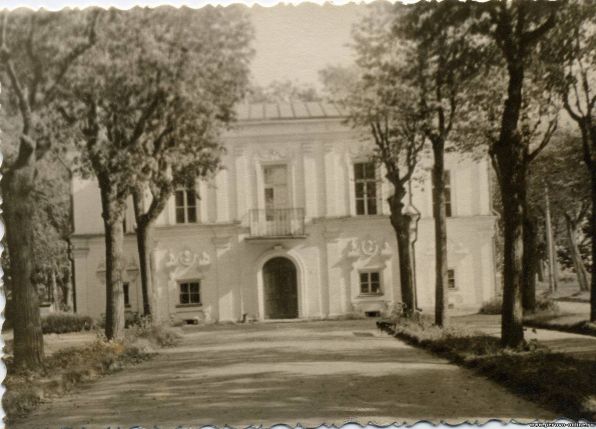 Итальянский домик в Кусково. Лето 1952 года.