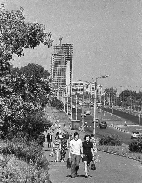      1972.