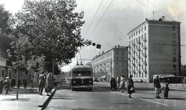   1957.