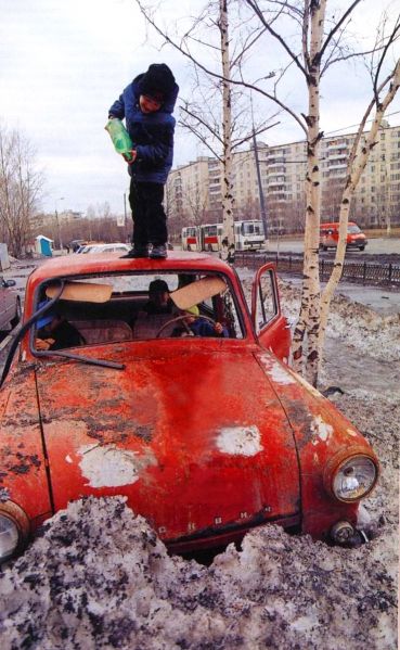 Стоянка на улице Вешняковская 1999г.