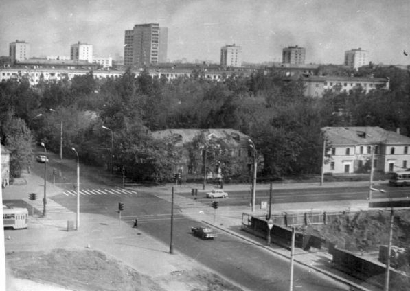 Перекрёсток Зелёного проспекта и Новогиреевской улицы 1981г.