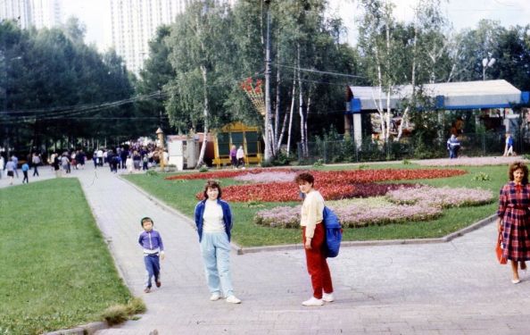   1987.
