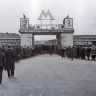 2 мая 1935 года: очередь на вход в метро "Сокольники" 1935г.